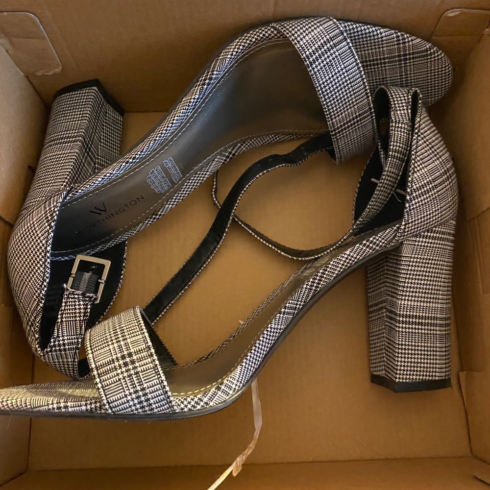 **SOLD** Black and white plaid heels